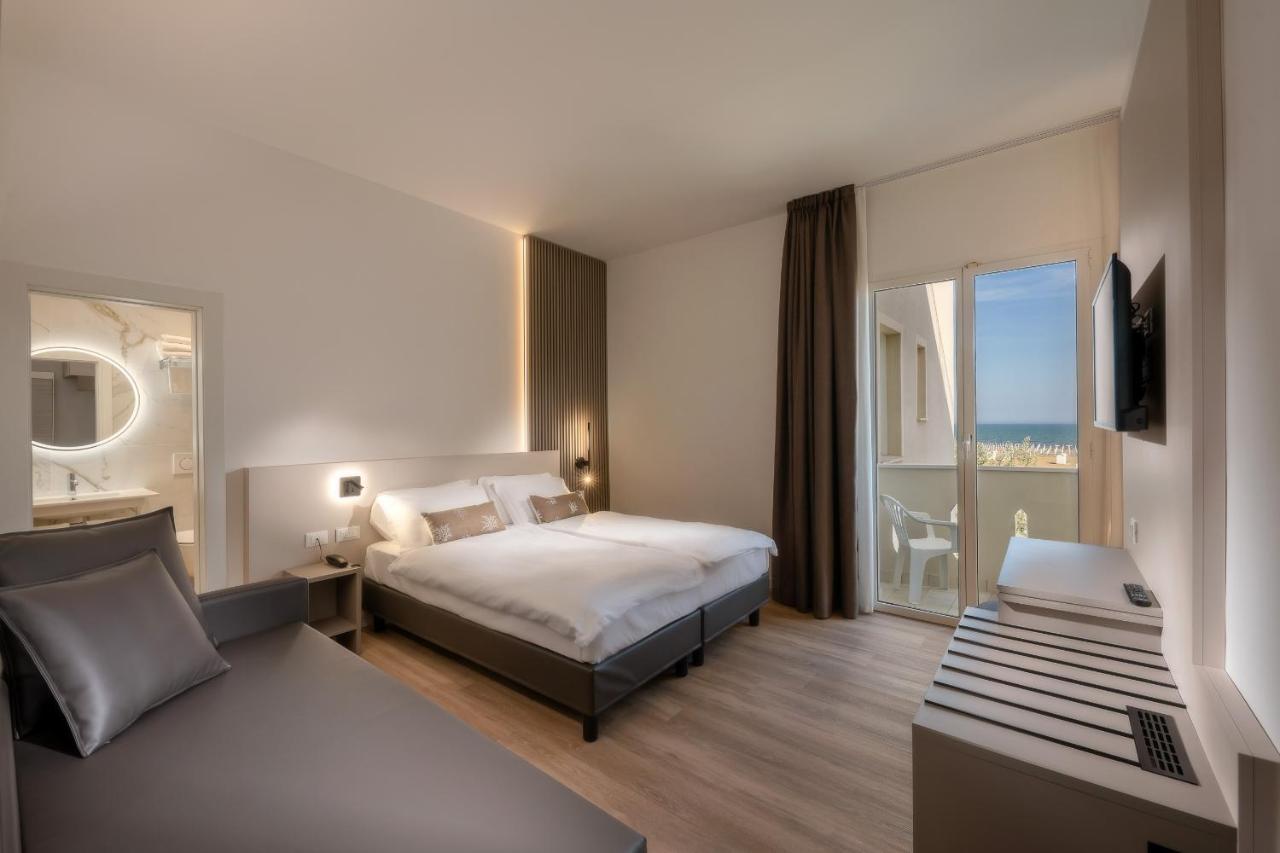 Hotel Delfino Caorle Eksteriør bilde