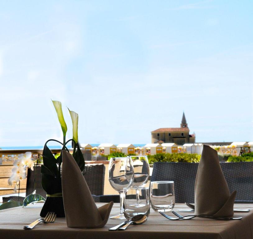 Hotel Delfino Caorle Eksteriør bilde