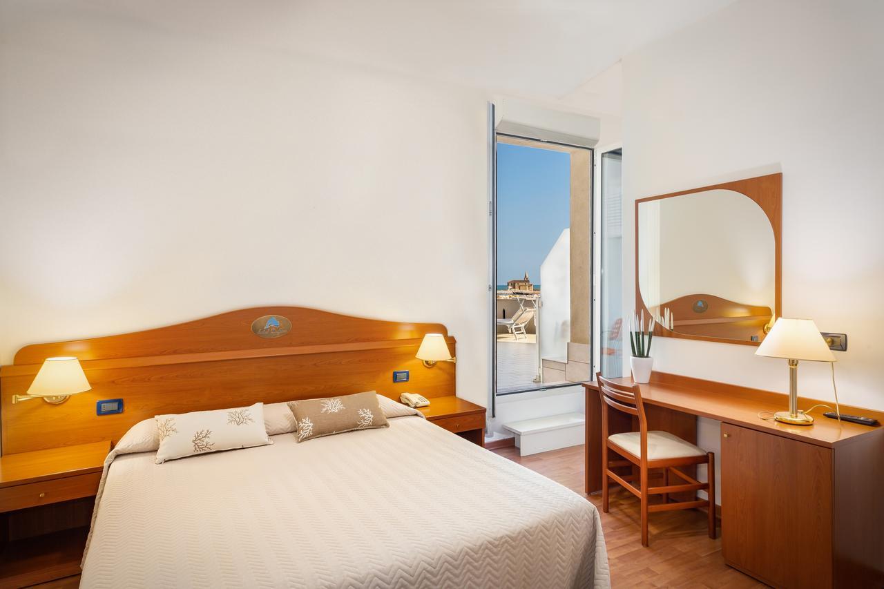 Hotel Delfino Caorle Eksteriør bilde